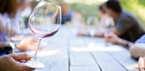 Üzleti vacsora, randi, ajándék – Így válassz bort magabiztosan! I.rész