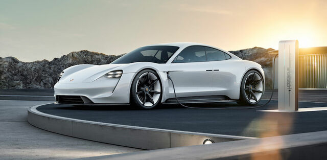 A Taycan nevet kapta a Porsche első tisztán elektromos sportautója