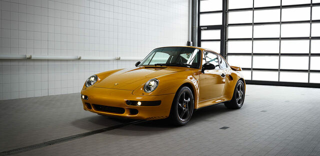 890 millióért kelt el az egyetlen példányban létező aranyszínű Porsche 911