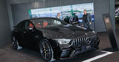 3,5 milliárd forintból épült a világ egyik legmodernebb Mercedes-Benz márkakereskedése Budaörsön