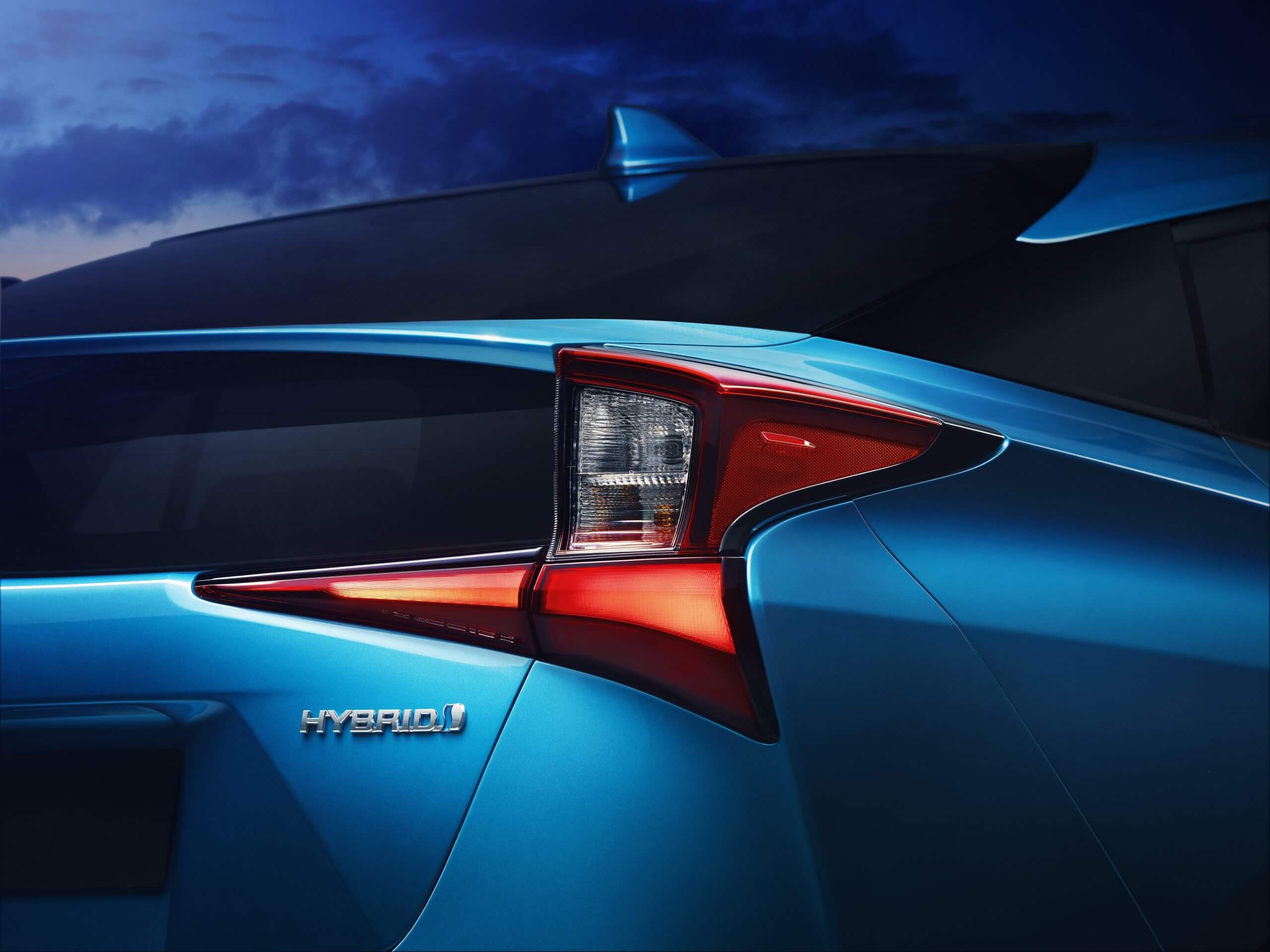 Toyota Prius Hybrid AWD-i