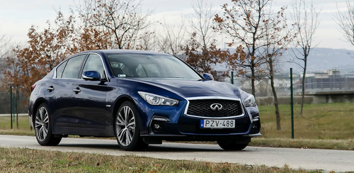 Vegyetek már végre észre! – Infiniti Q50s hibrid teszt