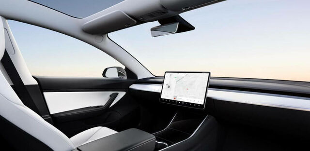 Tesla: S és X ráncfelvarrás, magyar bemutatóterem, kormány nélküli autók