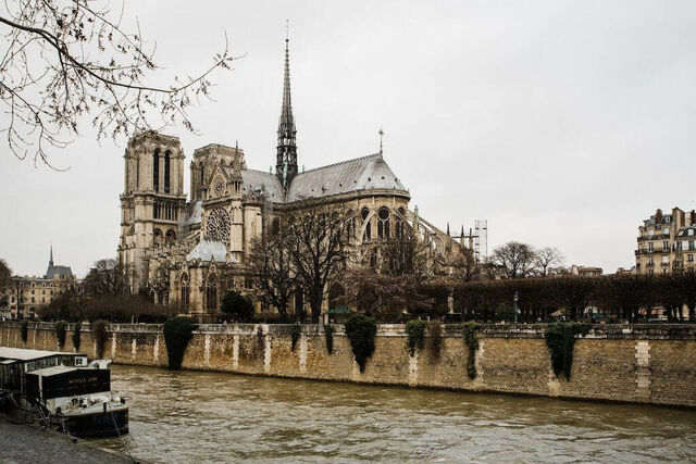 A francia összefogás szimbóluma lett a Notre Dame tragédiájából