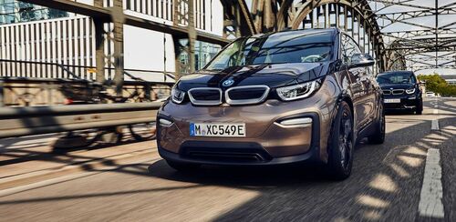 Ajándék napelem-rendszert kínál a BMW az i3 Solar Edition modellhez