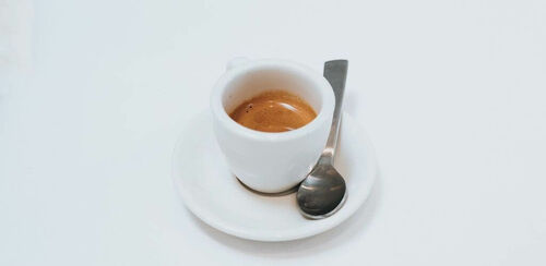 Kávéfüggők egyesüljetek – ezt teszi a kávé a testeddel és az agyaddal!