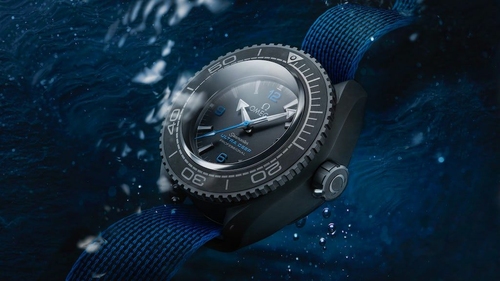 Világrekord: 10 ezer méter mélyre merült az új Omega Seamaster Planet Ocean búváróra