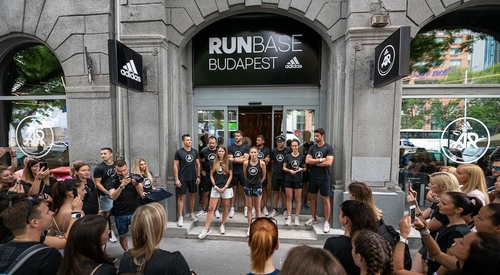 Megnyitotta kapuit a budapesti adidas RUNBASE