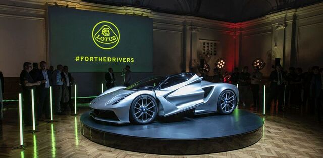2000 lóerős sportkocsival újul meg az angol márka, itt a Lotus Evija