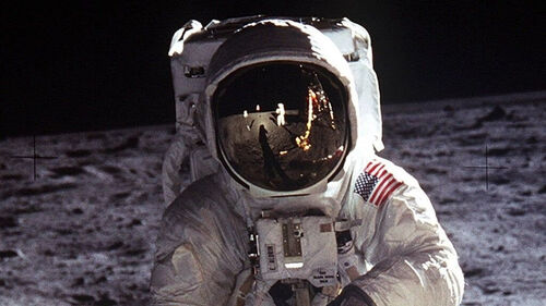 Soha nem látott felvételek az Apollo 11-ről