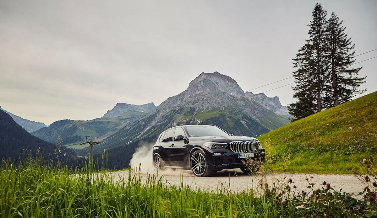 Az új BMW X5 xDrive45e képekben