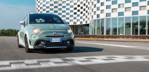 A teljesítmény 5 árnyalata - jubileumi Abarth 695 70° Anniversario