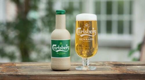 A Carlsberg elhozta a világ első papír sörös üvegét