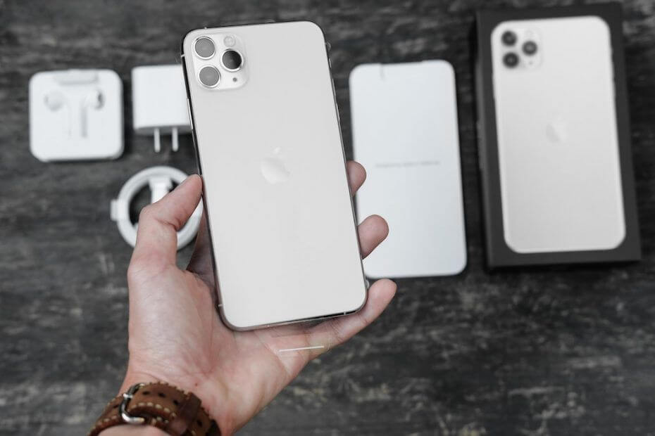 Apple - iPhone - 2019