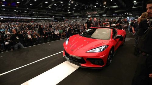 Jótékonysági árverésen, 3 millió dollárért kelt el a Corvette C8 első példánya