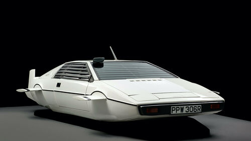 Kalandos úton került Elon Muskhoz a Cybertruckot is inspiráló James Bond autó