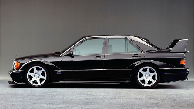 30 éves a legerősebb Baby Benz, vagyis a 190 E 2.5-16 Evolution II