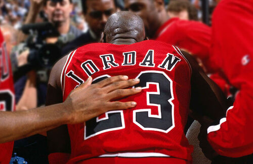 Rekord áron, közel másfél millió dollárt kelt el egy Michael Jordan kosaras kártya