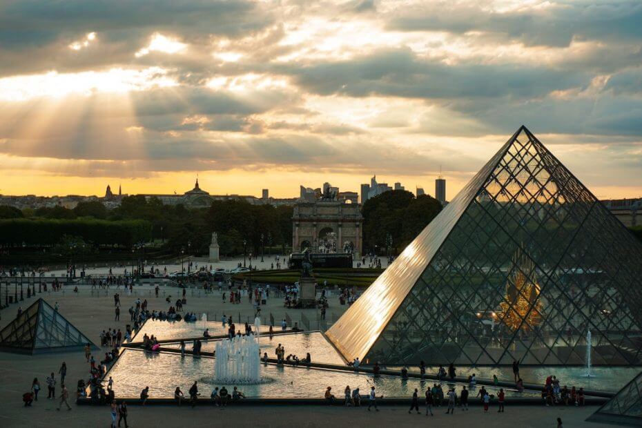 Louvre - Párizs - 2020