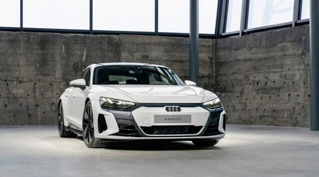 Friss képek szivárogtak ki a jövő héten érkező Audi e-tron GT-ről