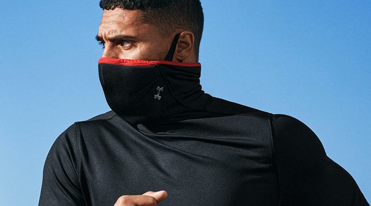 Pulóverbe integrált maszkot dobott piacra az Under Armour