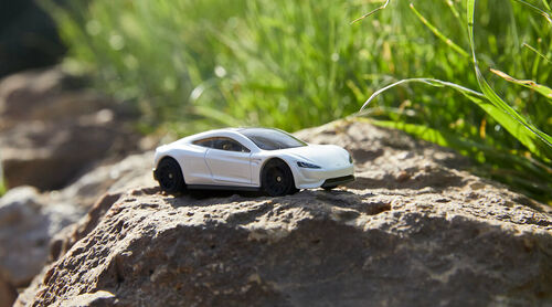 99%-ban újrahasznosított anyagokból készült a Matchbox Tesla Roadster