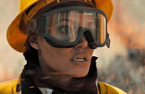 Angelina Jolie főszereplésével itt a Yellowstone és a Sicario alkotójának új filmjének előzetese