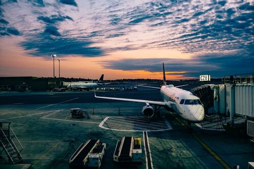 Több nemzetközi légitársaság törölte járatait az Egyesült Államokba az 5G miatt