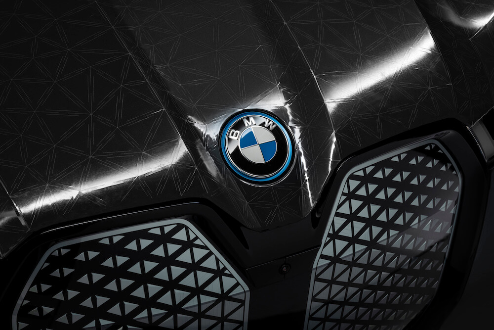BMW iX flow karosszéria színek