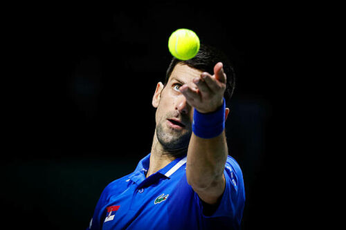 Djokovic kikapott a negyeddöntőben, búcsúzik a világelsőségtől