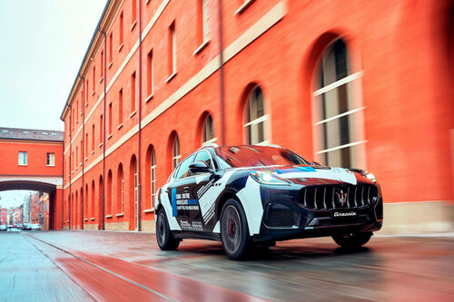 Exkluzív kémfotókon a Maserati Grecale - Modena utcáin kapták lencsevégre az új SUV-t
