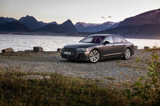 Tekintélyt parancsol az utakon: megérkezett az Audi A8 továbbfejlesztett változata