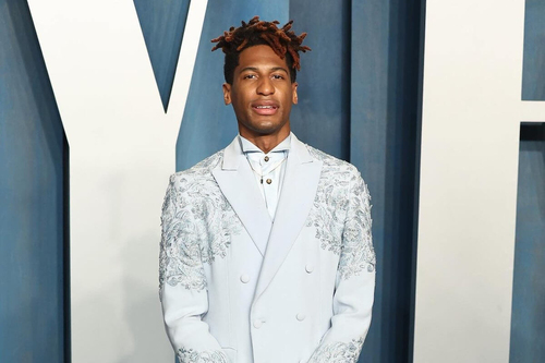 Jon Batiste tarolt az idei Grammy-gálán