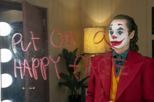 Hivatalos: Joaquin Phoenix ismét felölti Joker jelmezét