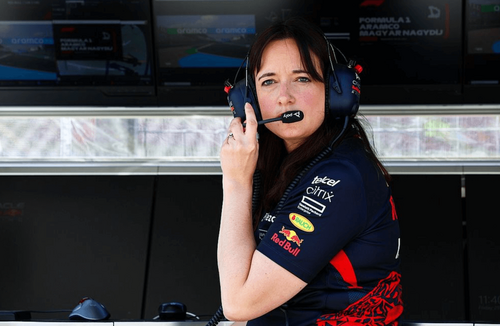 Hannah Schmitz higgadtságával sikerre viszi a Red Bullt