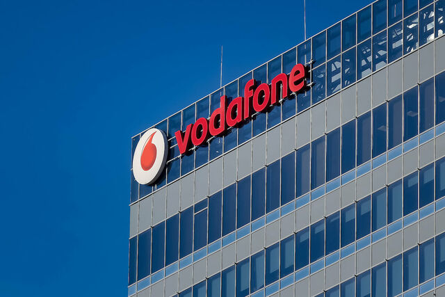 Hivatalos: 1,8 milliárd euróért adják el a Vodafone Magyarországot