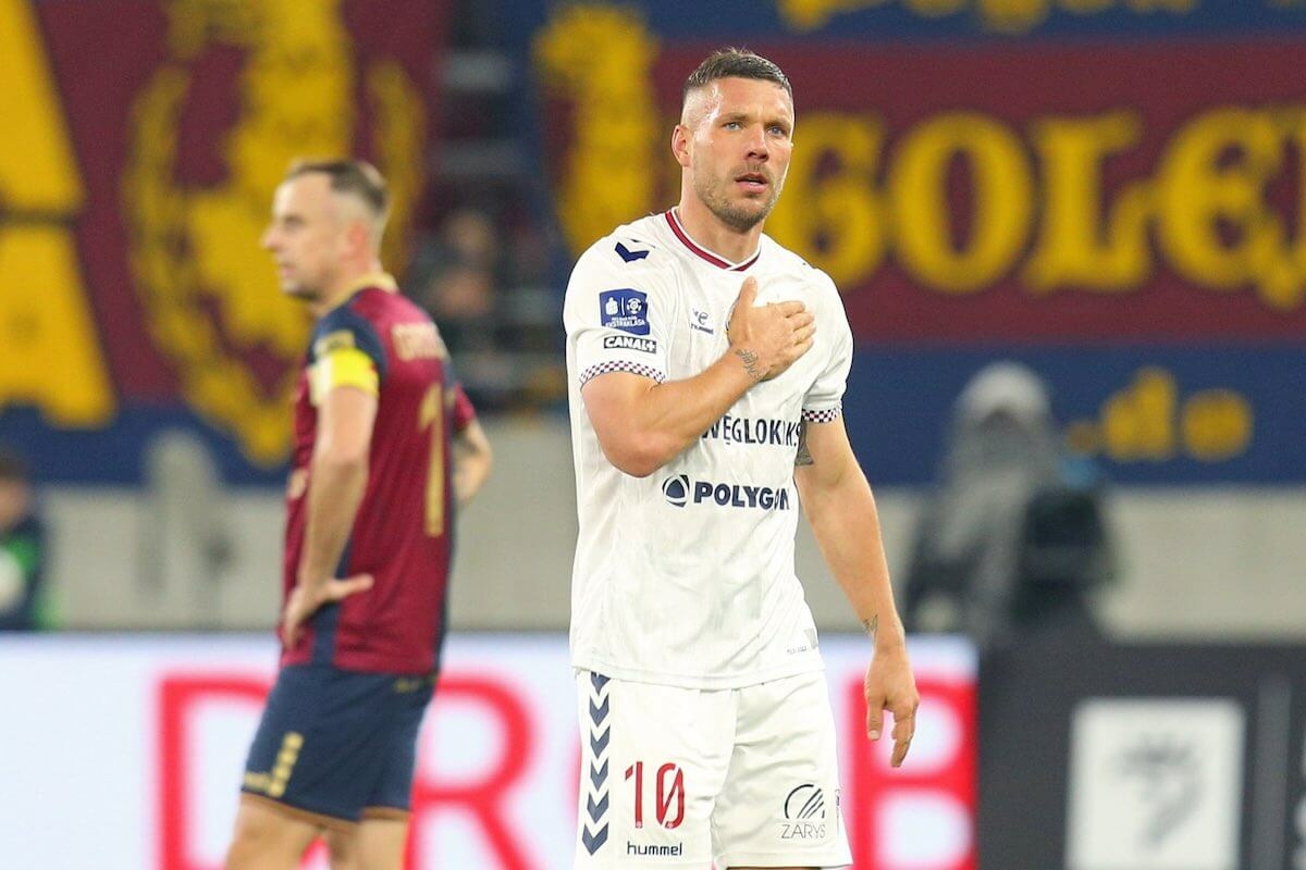 Podolski csodagólja után nézzük a félpályás találatok nagymestereit!