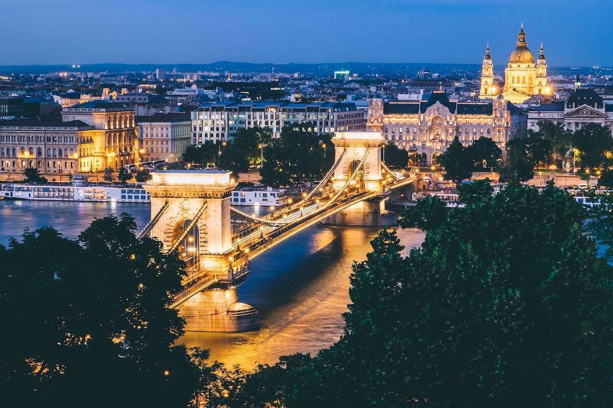 Pénteken megnyitják a Lánchidat a forgalom előtt