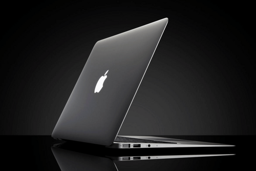 Minden eddiginél erősebb MacBook Pro modelleket dobott piacra az Apple