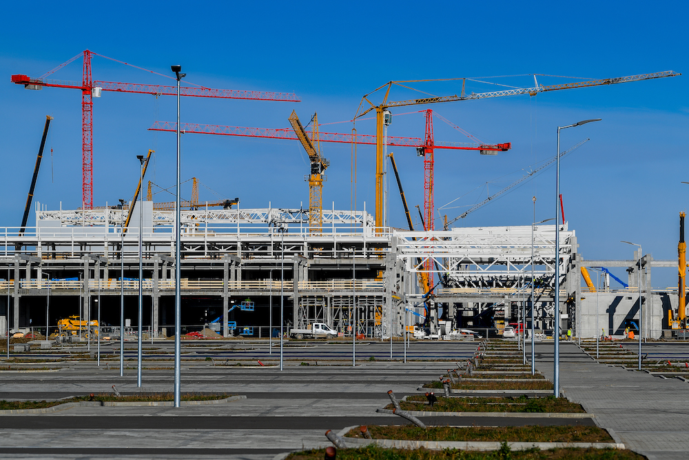 debreceni BMW-gyár épületek 2023
