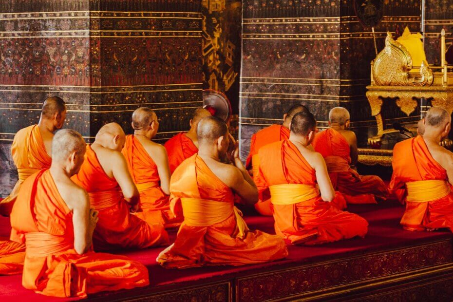 buddhista szerzetes - meditáció - bélflóra