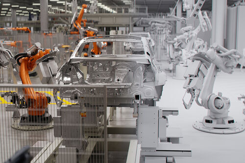 Elindult a termelés a debreceni BMW-gyárban