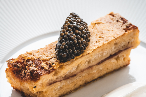 Bundáskenyér kaviárral: exkluzív gourmet reggelivel újít a 42 Restaurant