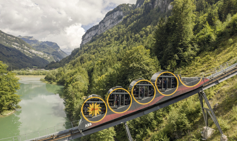 Stoosbahn - Svájc - extrém vonatok - utazás - online férfimagazin