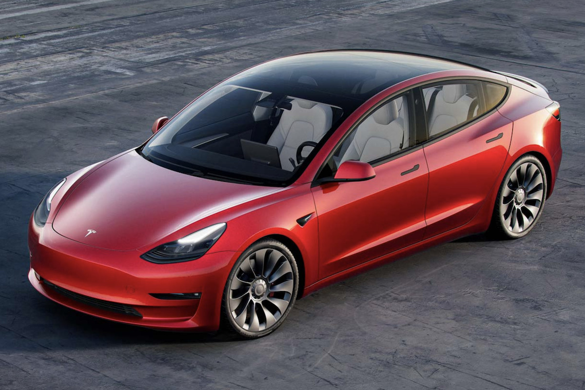 Tesla model 3 - Mol Limo car sharing - online férfimagazin