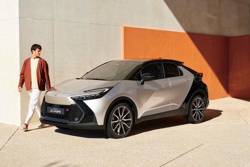 Leleplezték, mindent vihet a vadonatúj Toyota C-HR