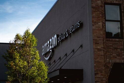Eljárás indul az Amazon ellen, súlyos vádakkal néz szembe a techóriás
