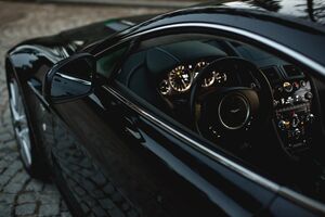 Az Aston Martin is megérkezett a XXI. századba