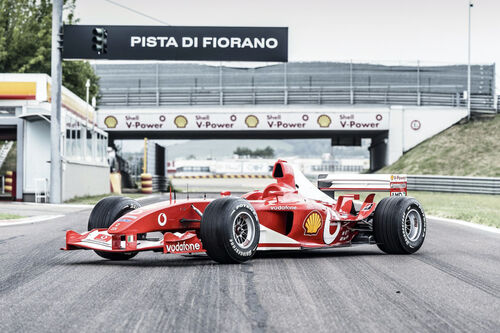 Most bárki megvásárolhatja Michael Schumacher futamgyőztes Ferrariját