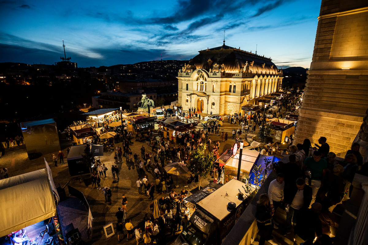 Pazar nyárbúcsúztató Budapest felett